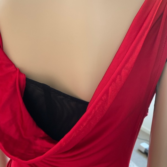 (BCBG MAXAZRIA) Woman’s Beautiful red clothes - Picture 5 of 11